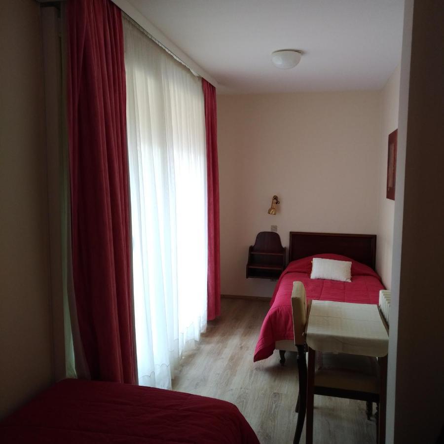 Logis Hotel Notre-Dame - Restaurant Ouvert Midi Et Soir Sauf Dimanche Soir Danne-et-Quatre-Vents Εξωτερικό φωτογραφία